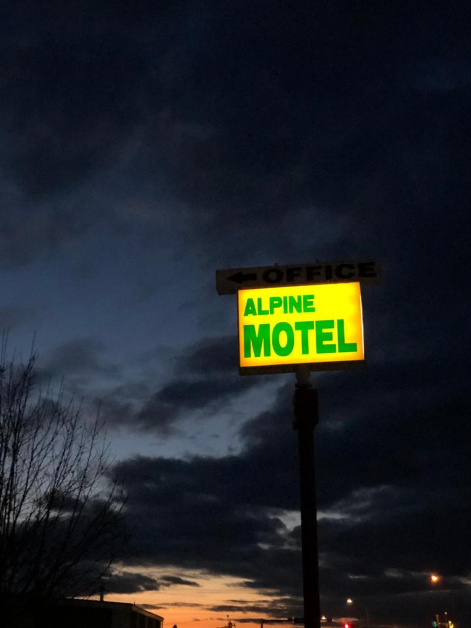 Alpine Motel Rocky Mountain House Exterior foto
