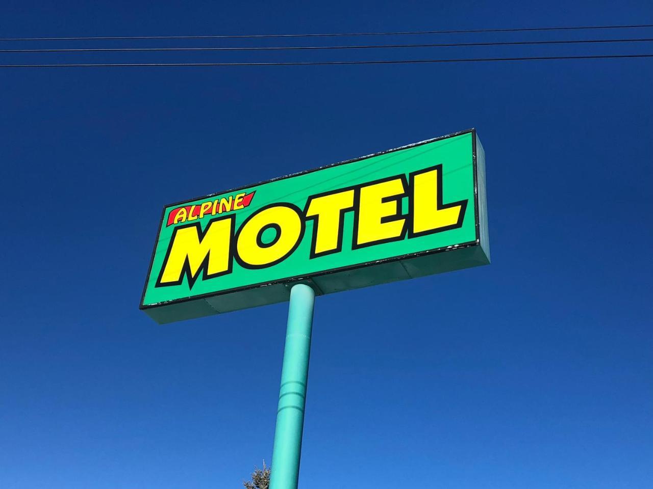 Alpine Motel Rocky Mountain House Exterior foto
