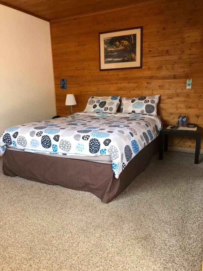 Alpine Motel Rocky Mountain House Exterior foto